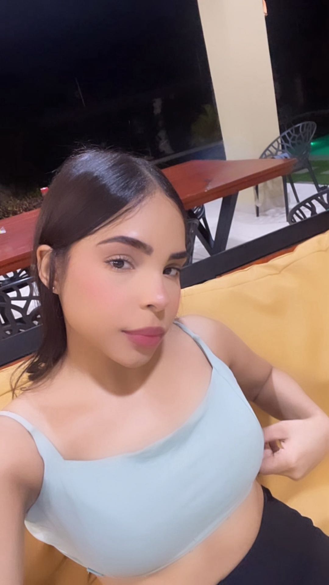Daniela on Uhmingle
